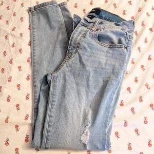 Aeropostale High Rise Light Wash Jegging
